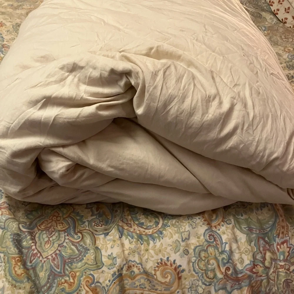 Casa Luna 2 piece set: form mid weight comforter and bamboo duvet cover Queen